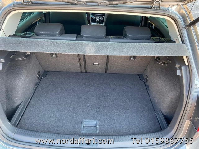 VOLKSWAGEN Golf - foto: 2