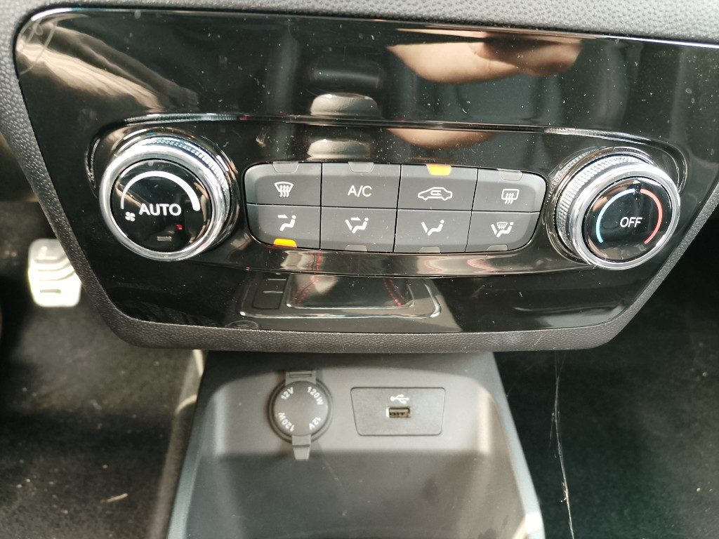 Immagine di EVO Evo3 1.5 Bi-fuel GPL del 06/2023 km 8197