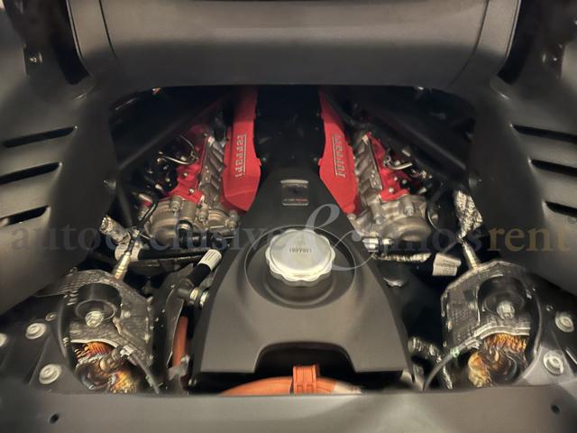 FERRARI SF90 SPIDER - foto 22