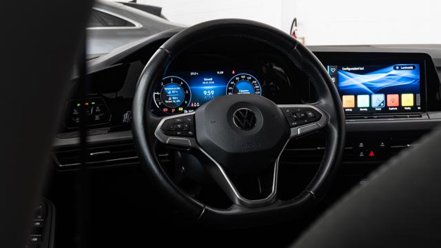VOLKSWAGEN GOLF 2.0 TDI 150 CV DSG SCR STYLE - foto 27