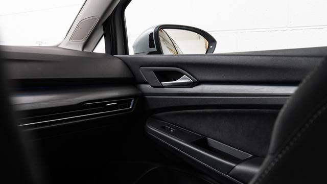 VOLKSWAGEN GOLF 2.0 TDI 150 CV DSG SCR STYLE - foto 25