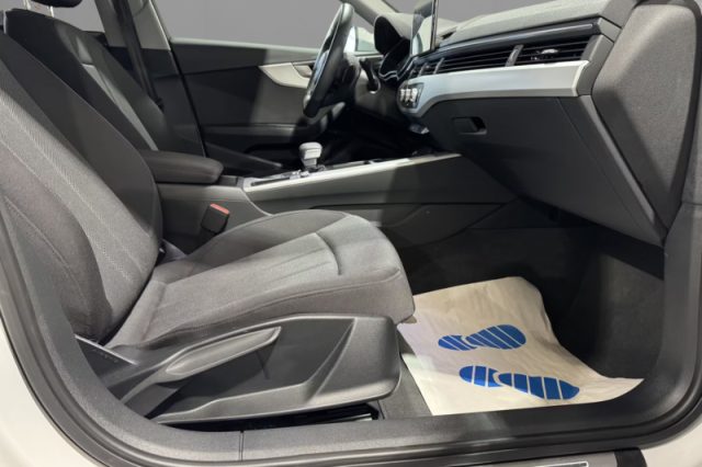 AUDI A4 35 TFSI S TRONIC S LINE EDITION - foto 7