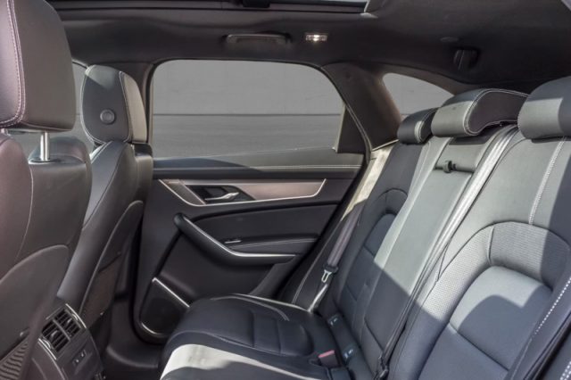 JAGUAR F-PACE 3.0 D 300 CV AWD AUT. R-DYNAMIC  - foto 8