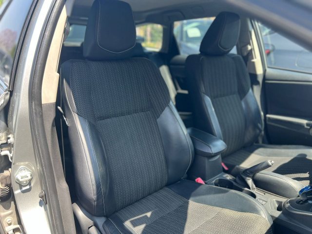 TOYOTA AURIS HYBRID LOUNGE - foto 6