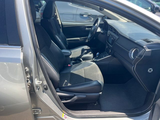 TOYOTA AURIS HYBRID LOUNGE - foto 7