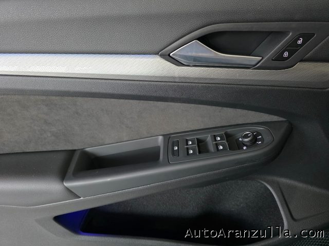 VOLKSWAGEN Golf usata, con Touch screen