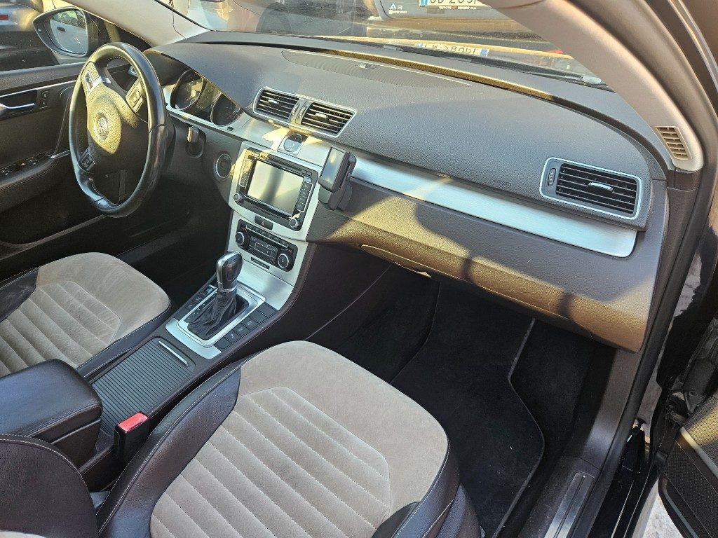 VOLKSWAGEN Passat Var 2.0 TDI 170 DSG 4m. High. BMT - 9