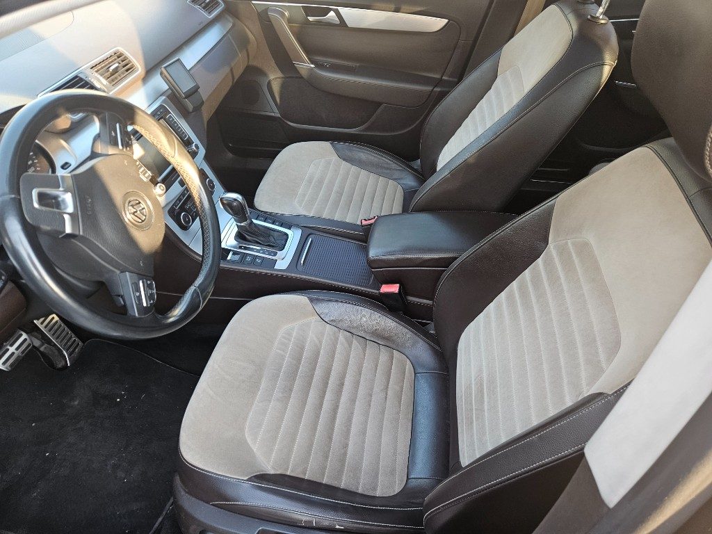 VOLKSWAGEN Passat Var 2.0 TDI 170 DSG 4m. High. BMT - 17
