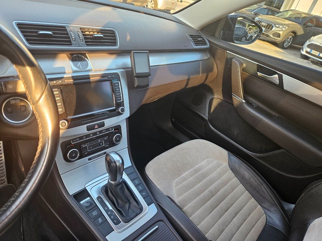VOLKSWAGEN Passat Var 2.0 TDI 170 DSG 4m. High. BMT - 20