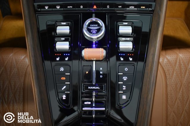 ASTON MARTIN DB12 V8 VOLANTE Q - foto 17