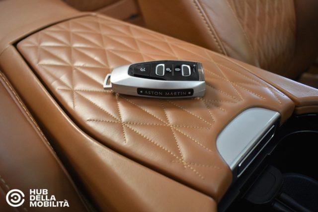 ASTON MARTIN DB12 V8 VOLANTE Q - foto 33