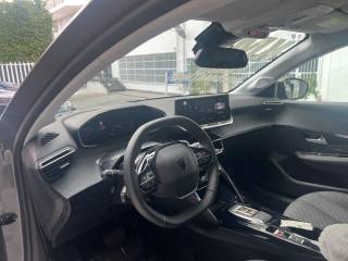 PEUGEOT 208 usata, con Sistema di parcheggio automatico