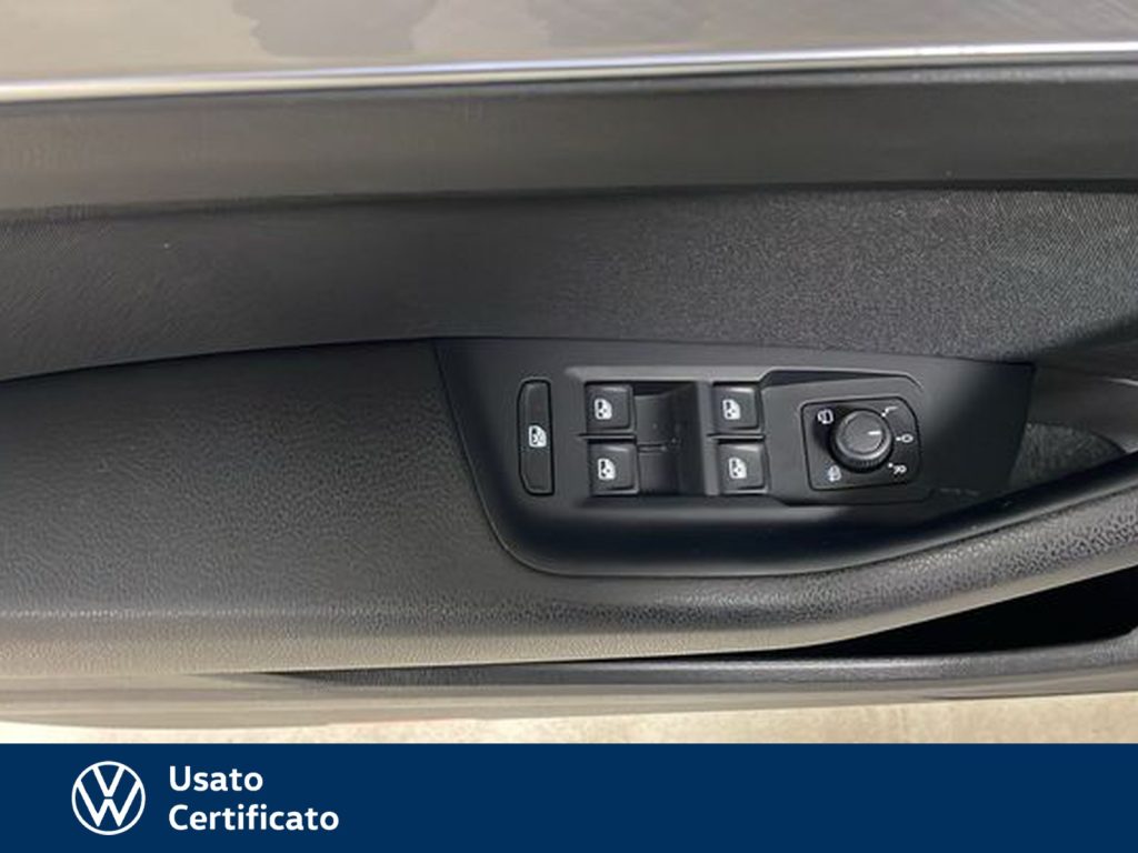 immagine usato VOLKSWAGEN Passat Variant variant 2.0 tdi business 150cv dsg