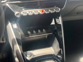 PEUGEOT 2008 usata, con Volante multifunzione