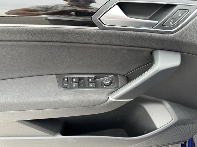 VOLKSWAGEN TOURAN 2.0 TDI 150 CV SCR DSG EXECUTIVE - foto 10