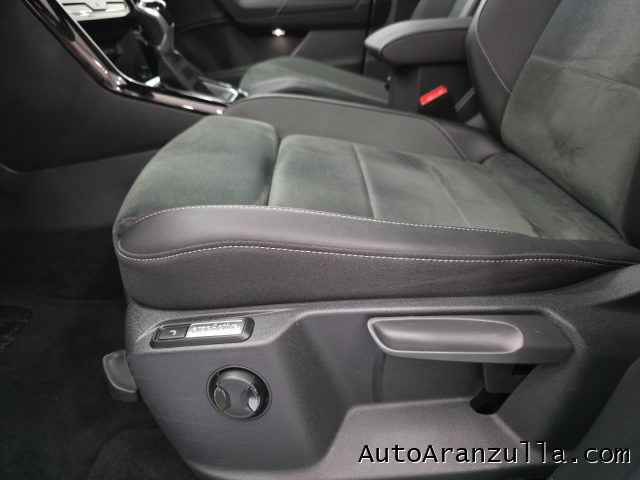 VOLKSWAGEN T-Roc usata, con Sedile posteriore sdoppiato