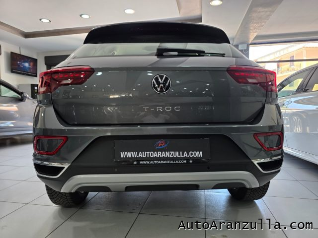 VOLKSWAGEN T-Roc usata, con Autoradio digitale