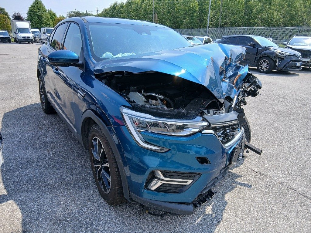Immagine di RENAULT Arkana Hybrid E-Tech 145 CV del 02/2022 km 0