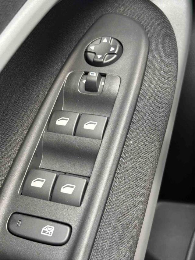 JEEP AVENGER 1.2 TURBO 110 CV MHEV LONGITUDE - foto 25