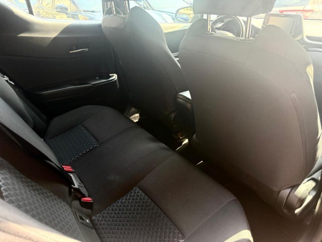 TOYOTA C-HR 1.8 HYBRID E-CVT ACTIVE - foto 12