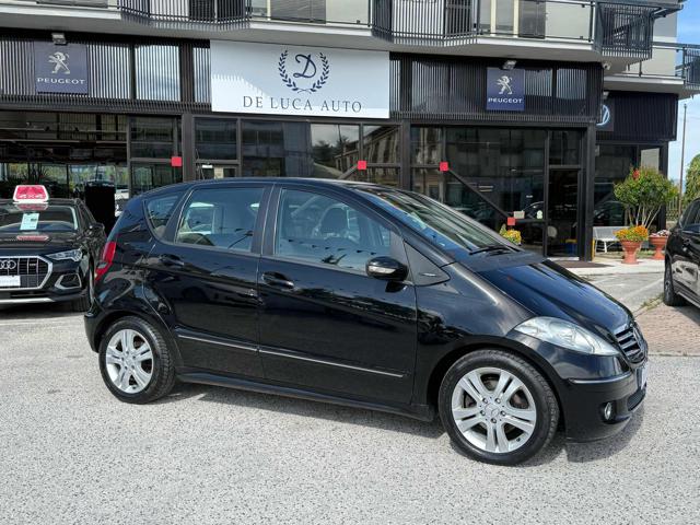 MERCEDES-BENZ A 180 usata, con Specchietti laterali elettrici