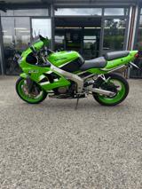 KAWASAKI Ninja 636 ZX-6R .