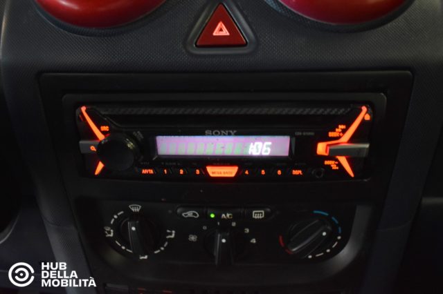 PEUGEOT 1007 1.4 HDI HAPPY - foto 14
