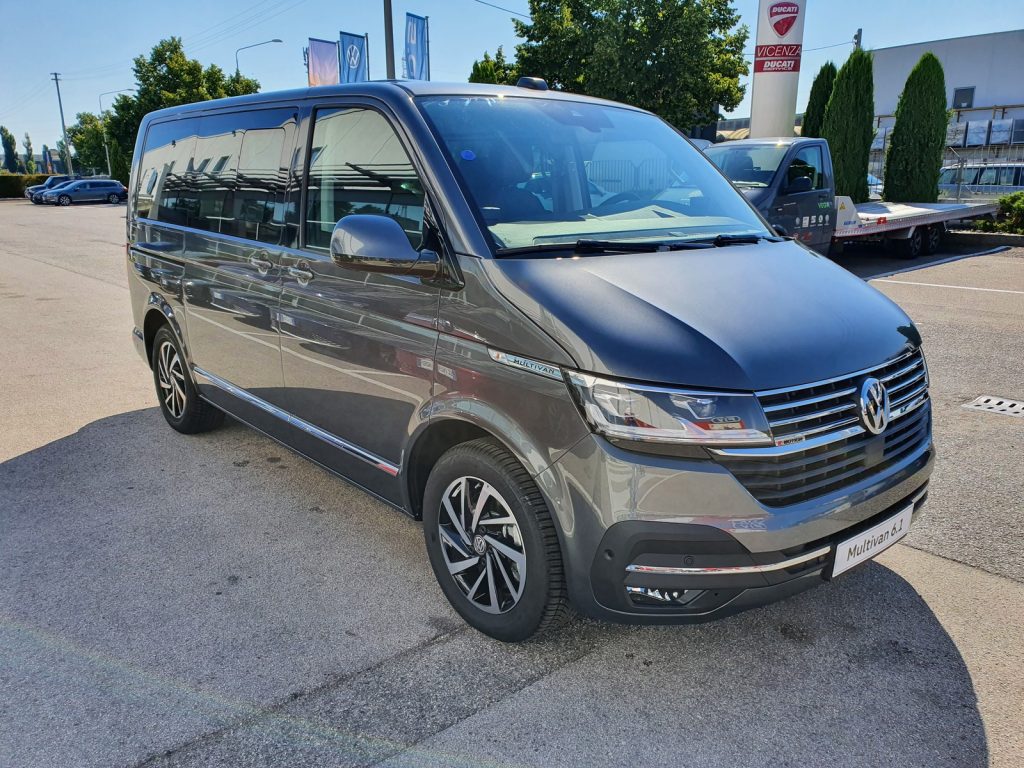 immagine usato VOLKSWAGEN T6.1 multivan 4MOTION 204 CV DSG - IVA ESPOSTA