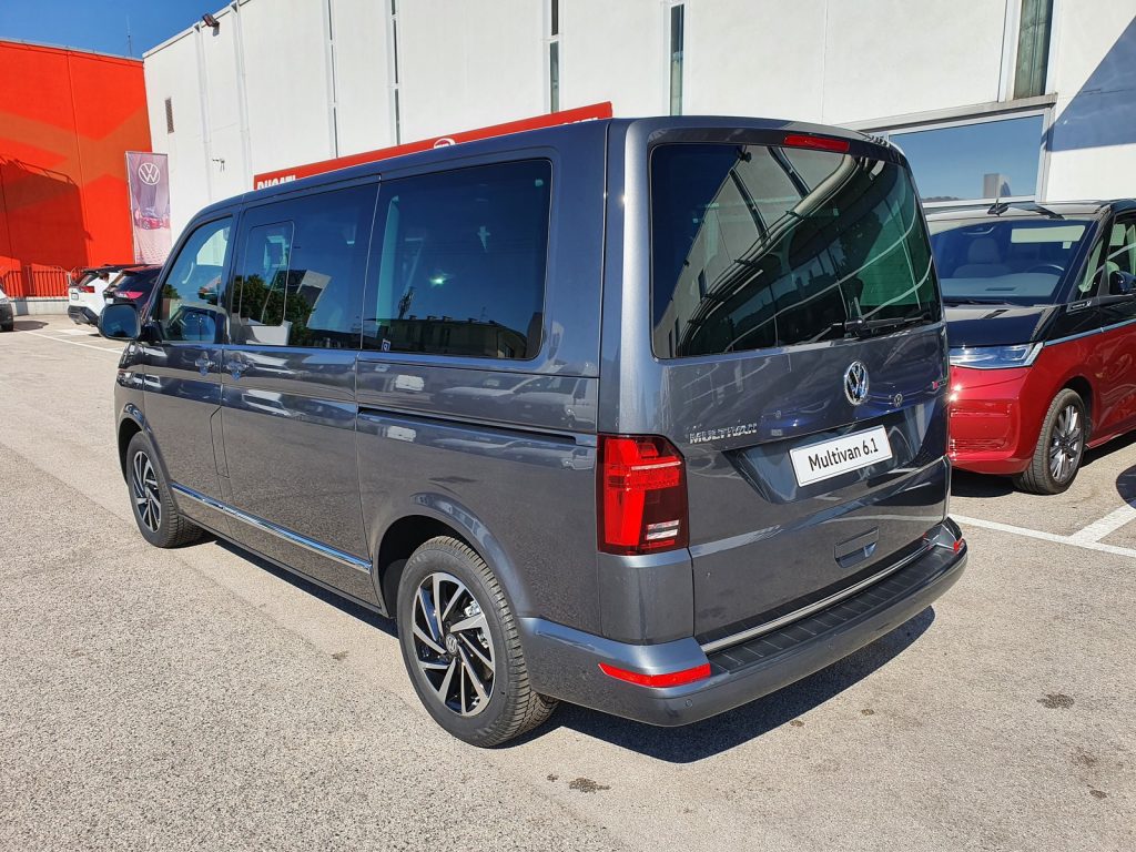 immagine usato VOLKSWAGEN T6.1 multivan 4MOTION 204 CV DSG - IVA ESPOSTA
