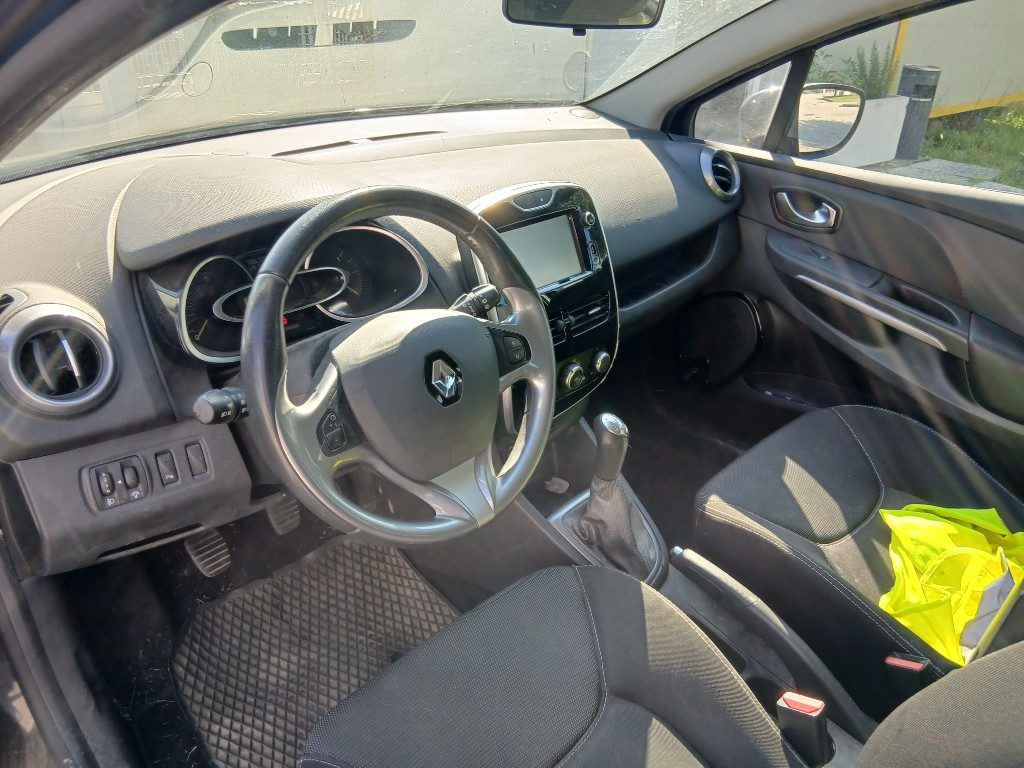 Immagine di RENAULT Clio Sporter 1.5 dCi 8V 75CV Costume National del 07/2015 km 252115