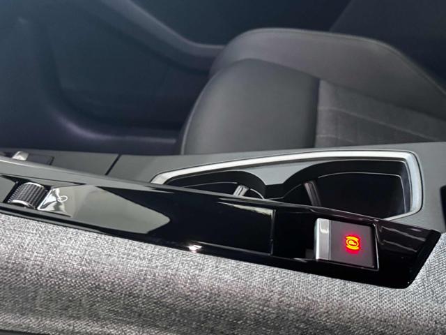 PEUGEOT 3008 HYBRID 145 E-DCS6 GT - foto 19