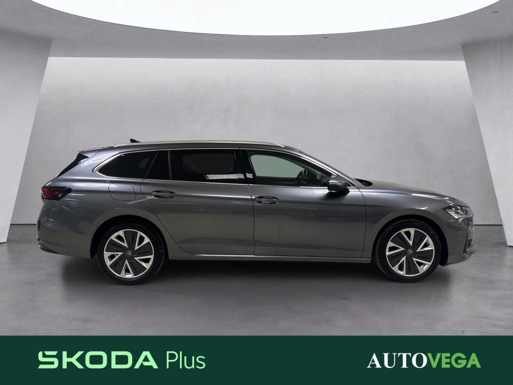 immagine usato SKODA Superb wagon 2.0 tdi selection 150cv dsg