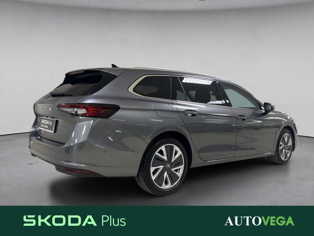 immagine usato SKODA Superb wagon 2.0 tdi selection 150cv dsg