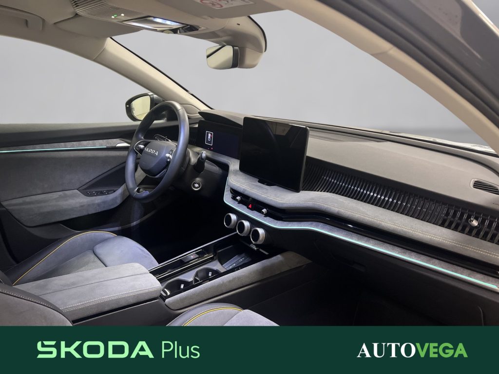 immagine usato SKODA Superb wagon 2.0 tdi selection 150cv dsg