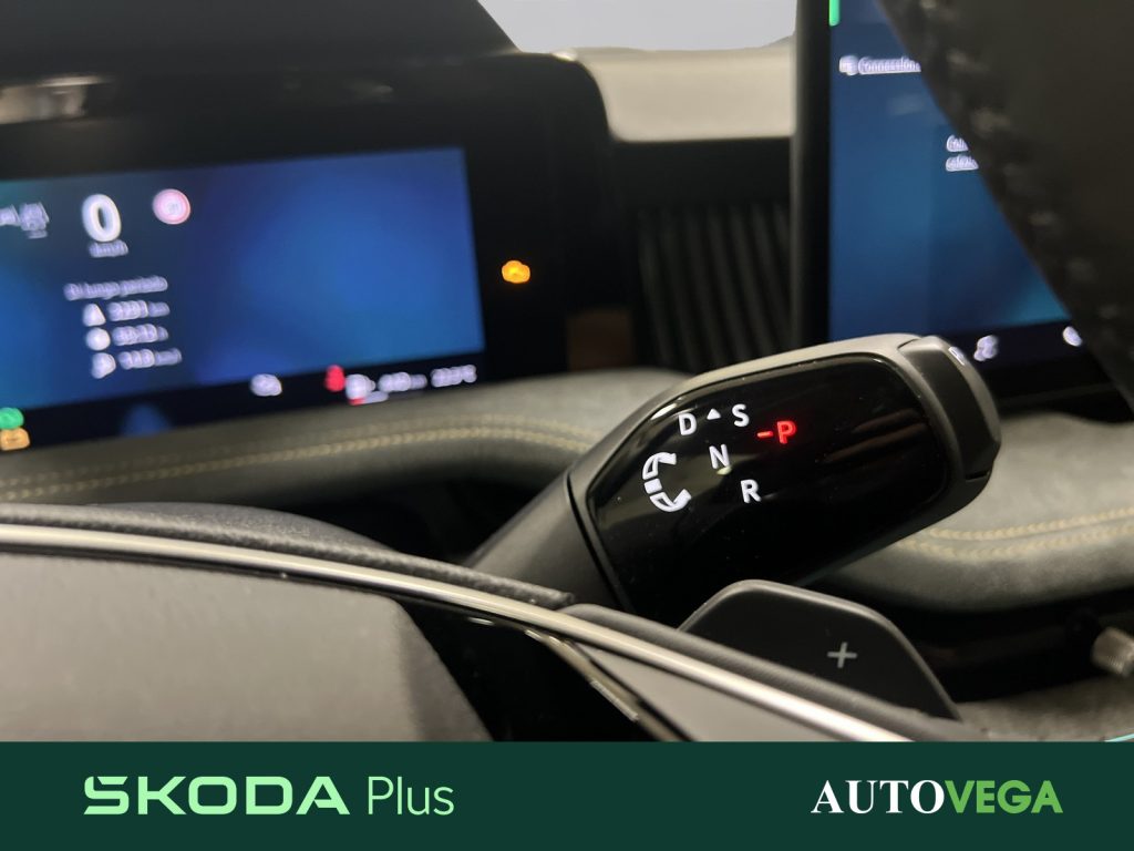 immagine usato SKODA Superb wagon 2.0 tdi selection 150cv dsg
