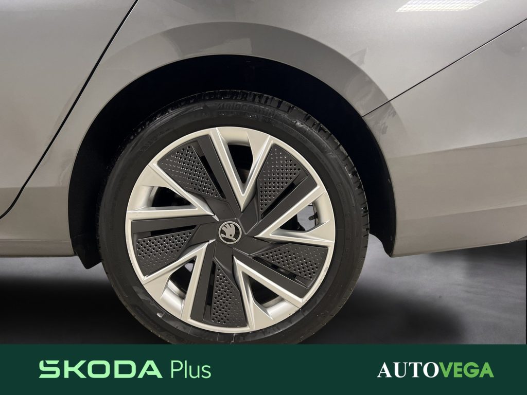 immagine usato SKODA Superb wagon 2.0 tdi selection 150cv dsg