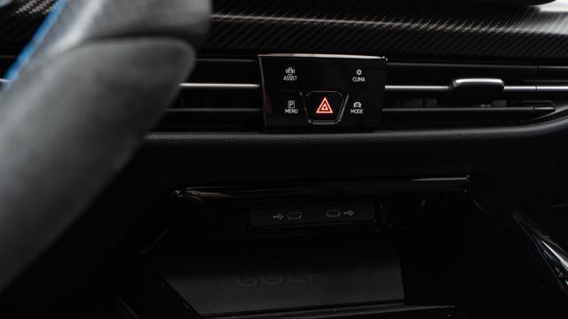 VOLKSWAGEN GOLF R BLACK EDITION VENTURI ASSETTO  - foto 38