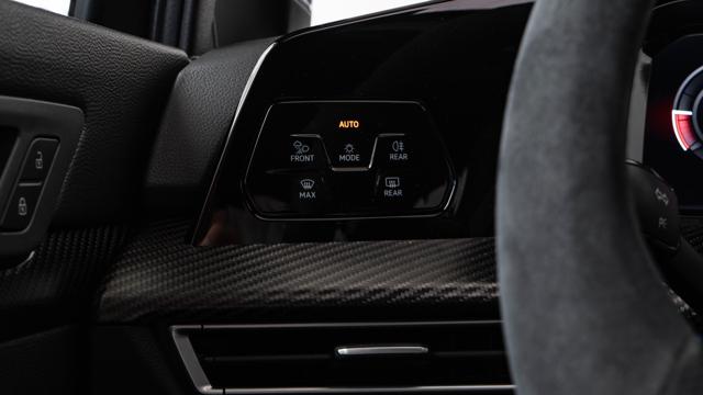 VOLKSWAGEN GOLF R BLACK EDITION VENTURI ASSETTO  - foto 34