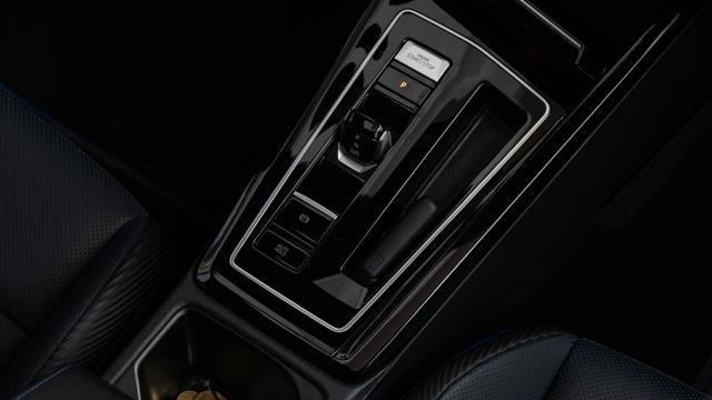 VOLKSWAGEN GOLF R BLACK EDITION VENTURI ASSETTO  - foto 44