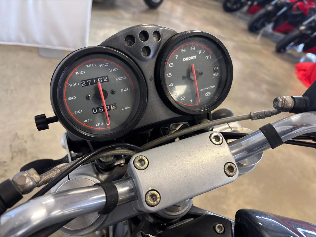 immagine usato DUCATI Monster 600 MONSTER2001