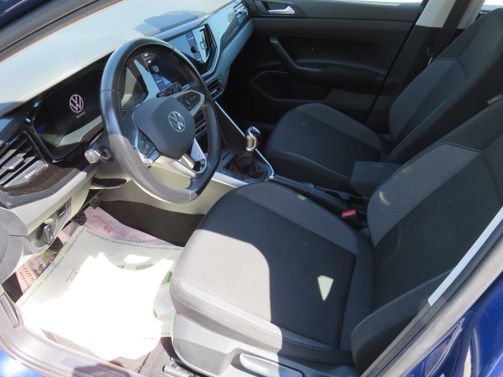 VOLKSWAGEN Polo