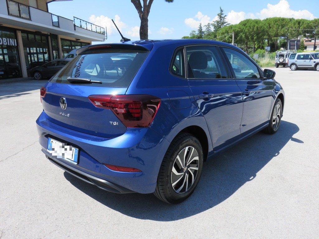 VOLKSWAGEN Polo