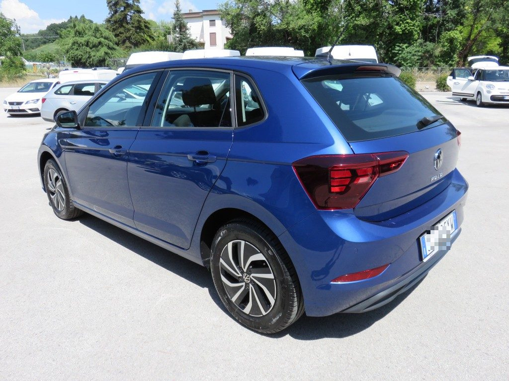 VOLKSWAGEN Polo