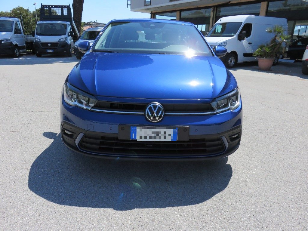 VOLKSWAGEN Polo