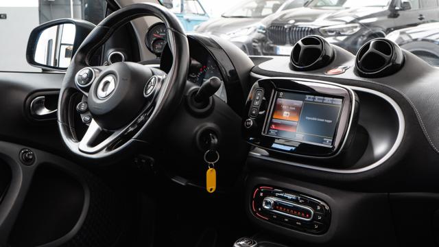 SMART FORTWO BRABUS 0.9 TURBO CABRIO - foto 24