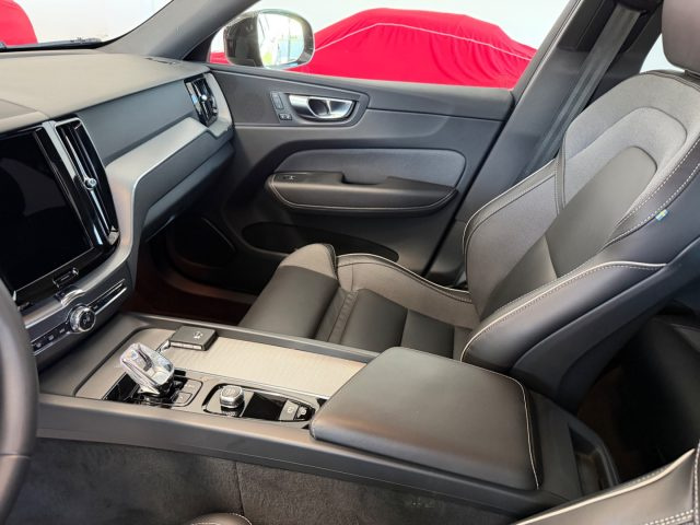VOLVO XC60 B4 (D) AWD AUTOMATICO PLUS DARK - foto 11