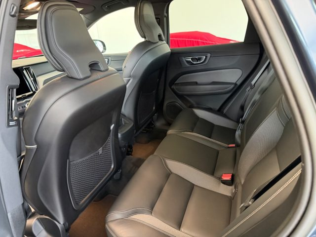 VOLVO XC60 B4 (D) AWD AUTOMATICO PLUS DARK - foto 12