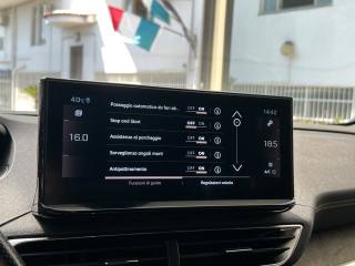 PEUGEOT 3008 usata, con Controllo elettronico della corsia