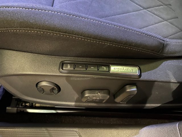 VOLKSWAGEN GOLF 1.5 ETSI 150 CV EVO ACT DSG STYL - foto 32
