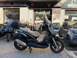 PIAGGIO Beverly Tourer 300 .